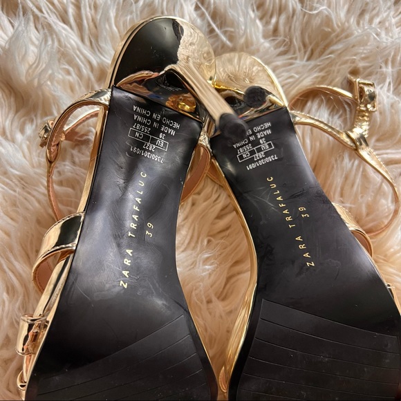 NWOT Gold Zara high hills! Gold gold. Elegant. Size 39/ 8 - Picture 14 of 15